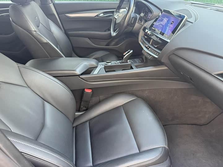 Фото 12 - Cadillac CT5