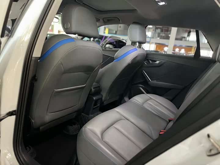 Фото 6 - Audi Q2L