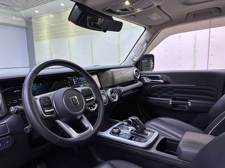 Фото 10 - Tank 300