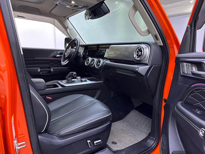 Фото 13 - Tank 300