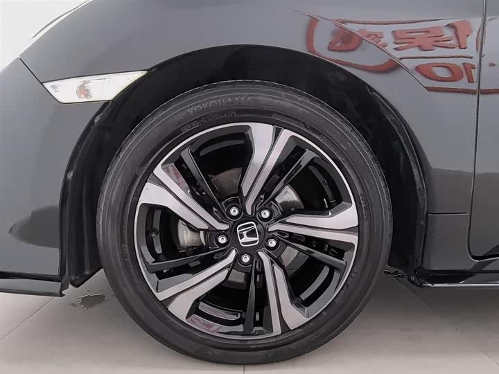 Фото 17 - Honda Civic