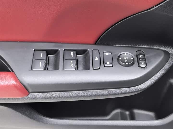 Фото 9 - Honda Civic