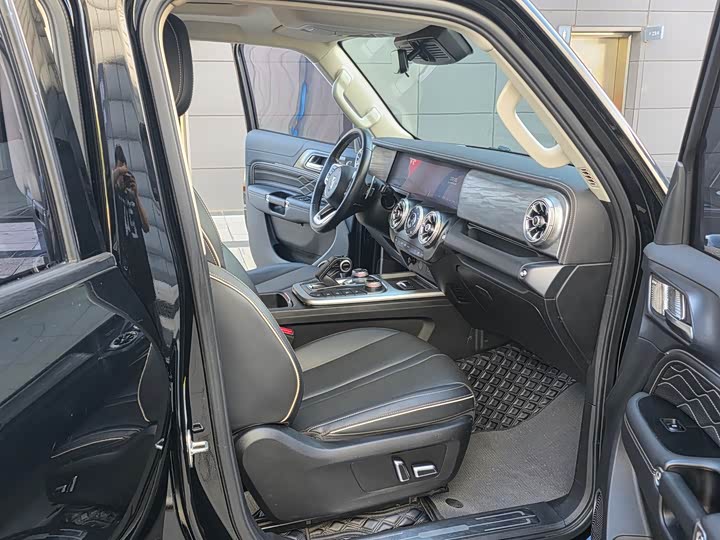 Фото 11 - Tank 300