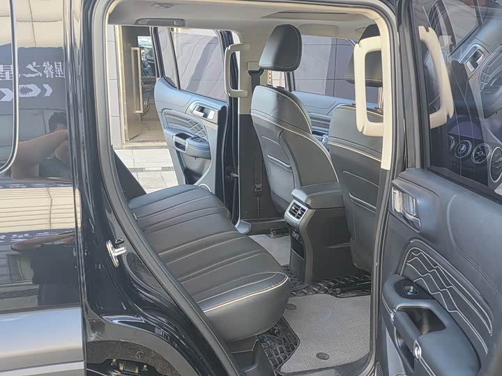 Фото 12 - Tank 300