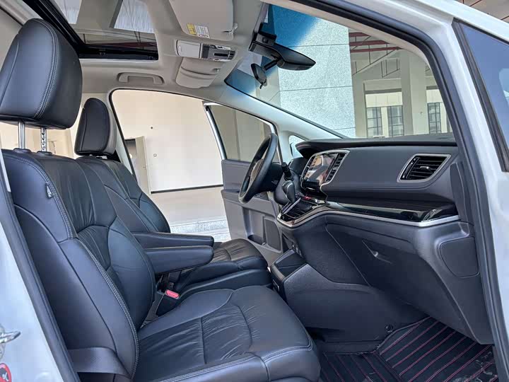 Фото 11 - Honda Odyssey