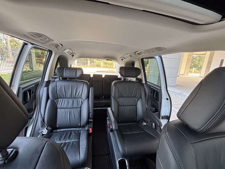 Фото 12 - Honda Odyssey