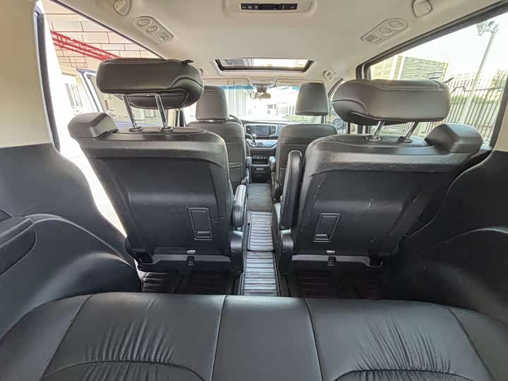 Фото 15 - Honda Odyssey