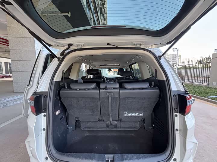 Фото 17 - Honda Odyssey