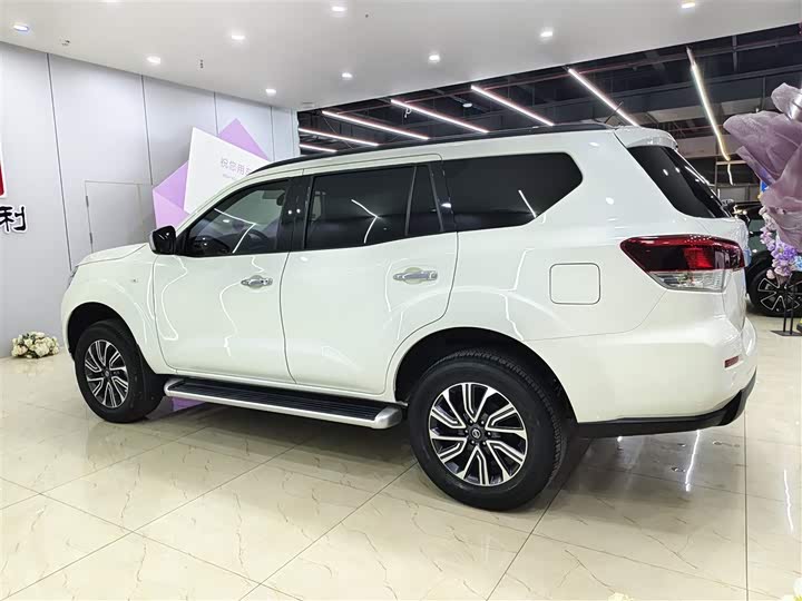 Фото 6 - Nissan Terra