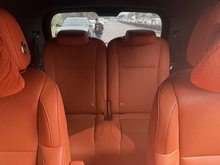 Фото 12 - LiXiang L8