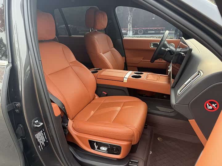 Фото 13 - LiXiang L8