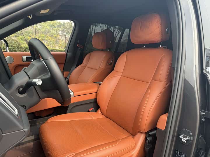 Фото 14 - LiXiang L8