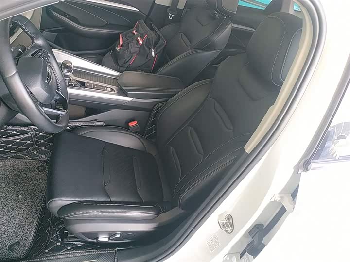 Фото 15 - Geely Preface