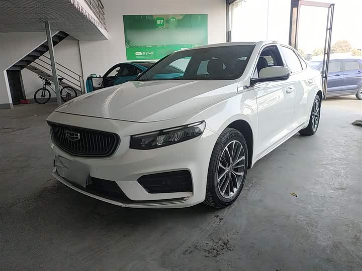 Фото 2 - Geely Preface