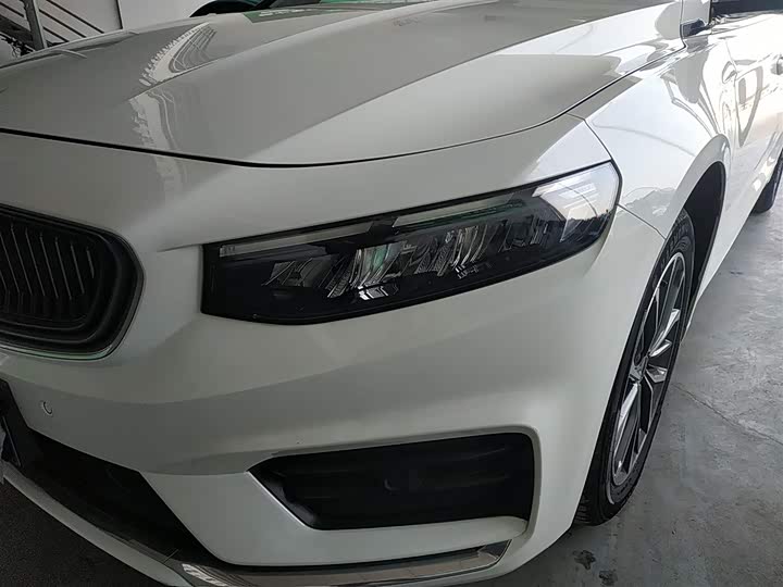 Фото 24 - Geely Preface