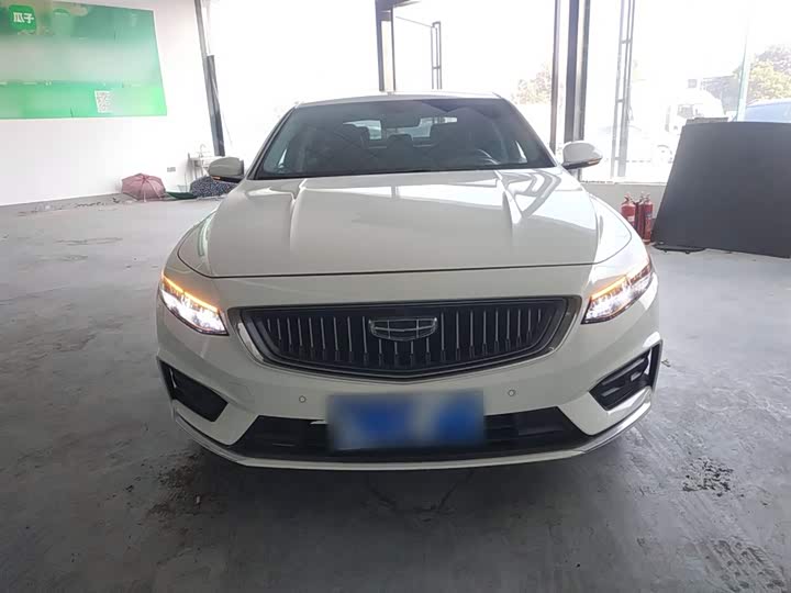 Фото 3 - Geely Preface