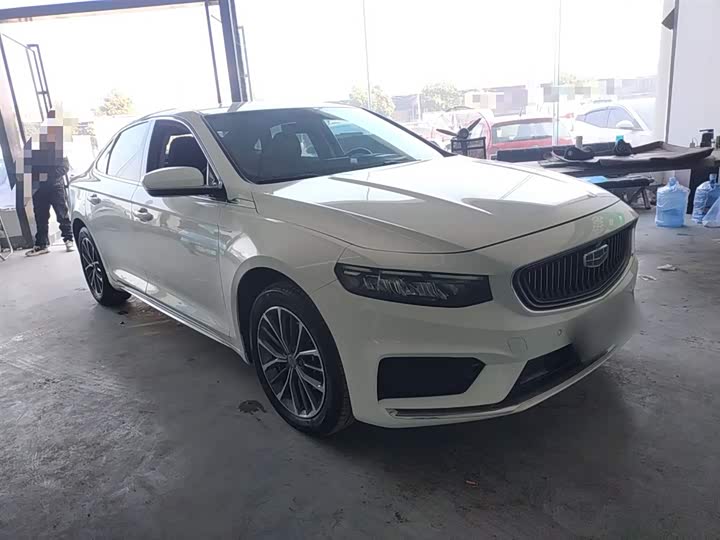 Фото 4 - Geely Preface