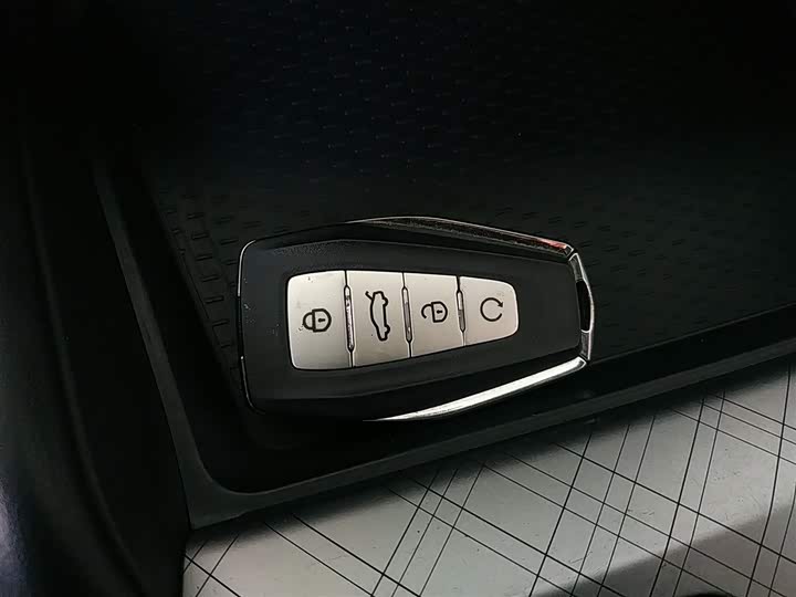 Фото 9 - Geely Preface