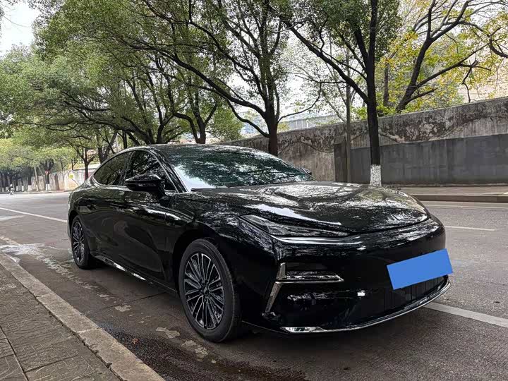 Фото 3 - Geely Galaxy Starshine 8 EM-i