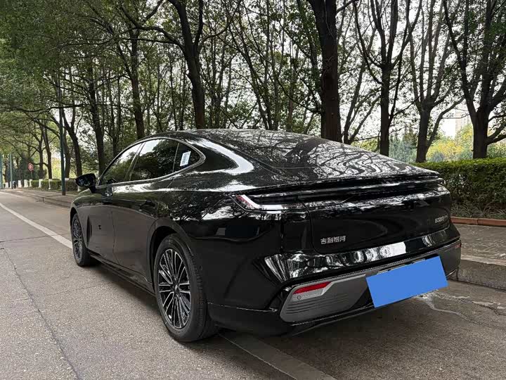 Фото 7 - Geely Galaxy Starshine 8 EM-i