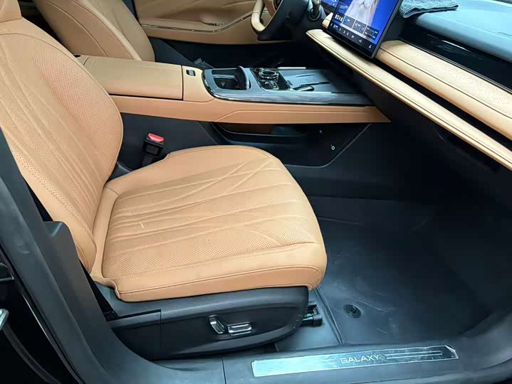 Фото 9 - Geely Galaxy Starshine 8 EM-i