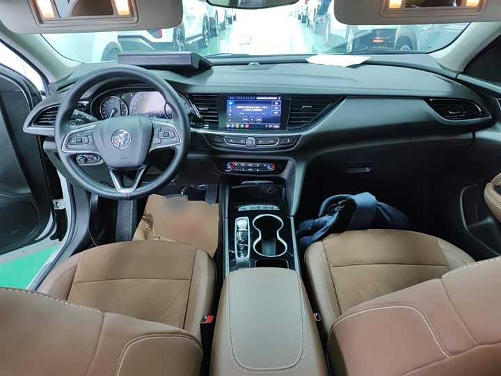 Фото 10 - Buick Regal