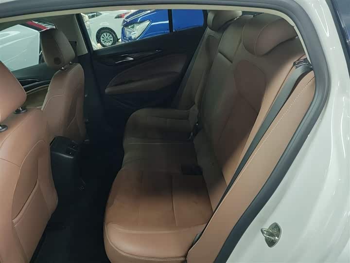 Фото 17 - Buick Regal