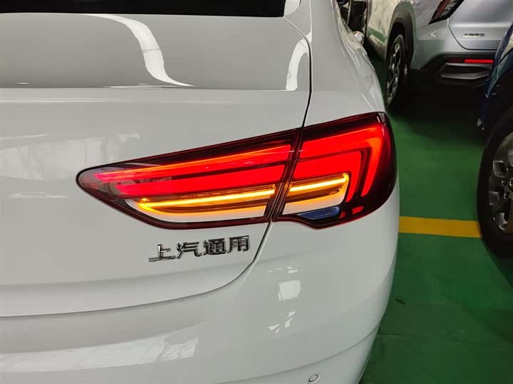 Фото 8 - Buick Regal