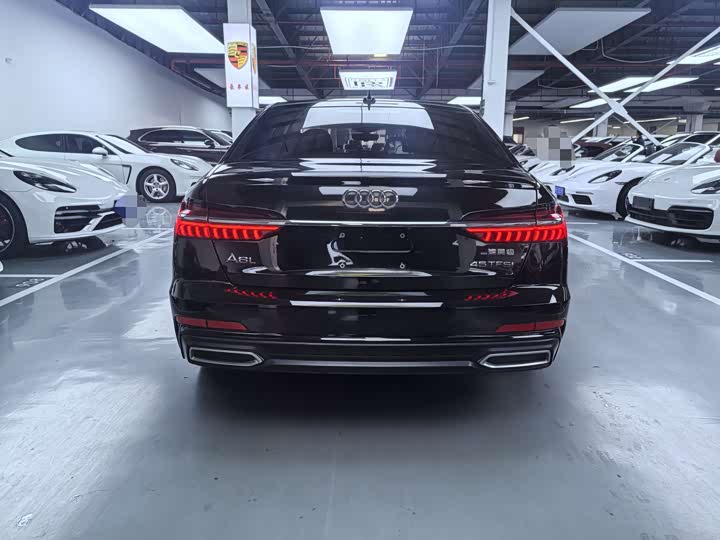 Фото 13 - Audi A6L