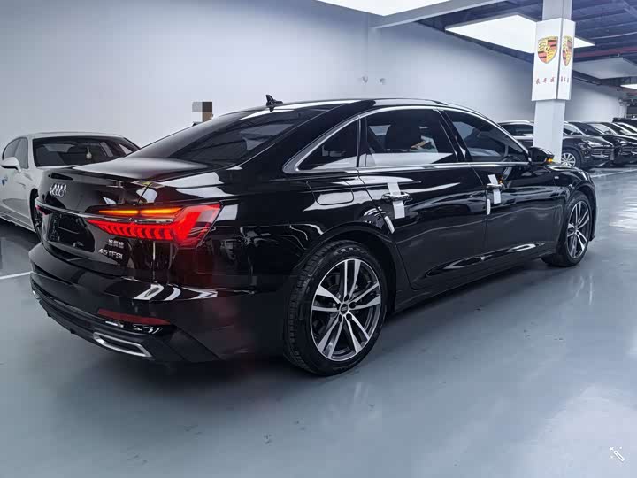 Фото 14 - Audi A6L