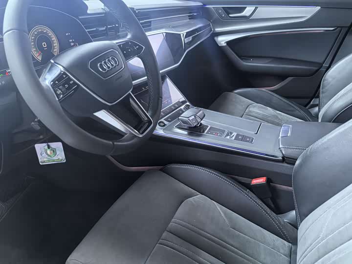 Фото 4 - Audi A6L