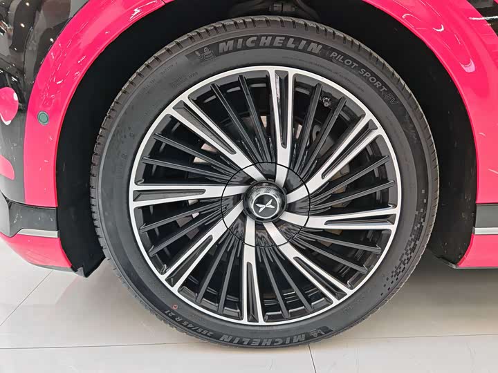 Фото 14 - XPeng G9