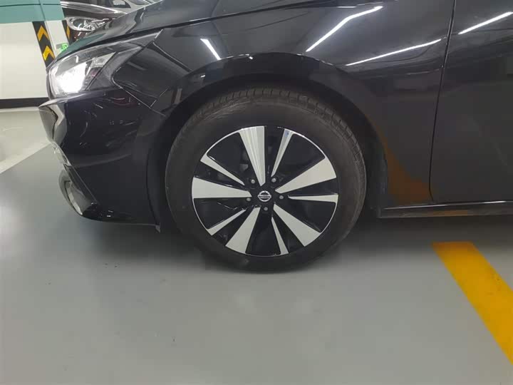 Фото 23 - Nissan Teana