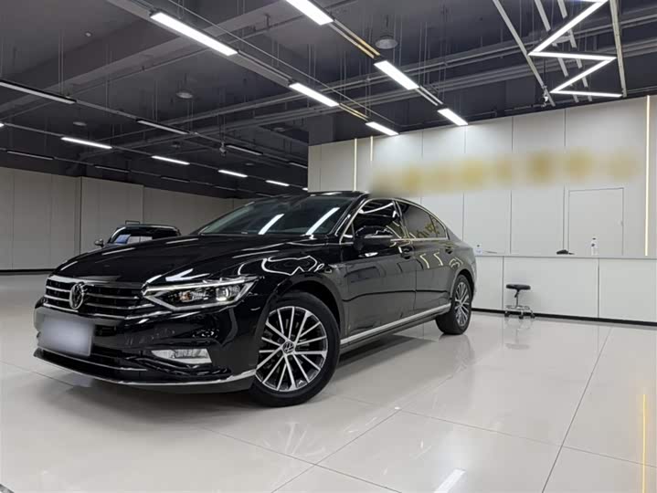 Фото 1 - Volkswagen Magotan