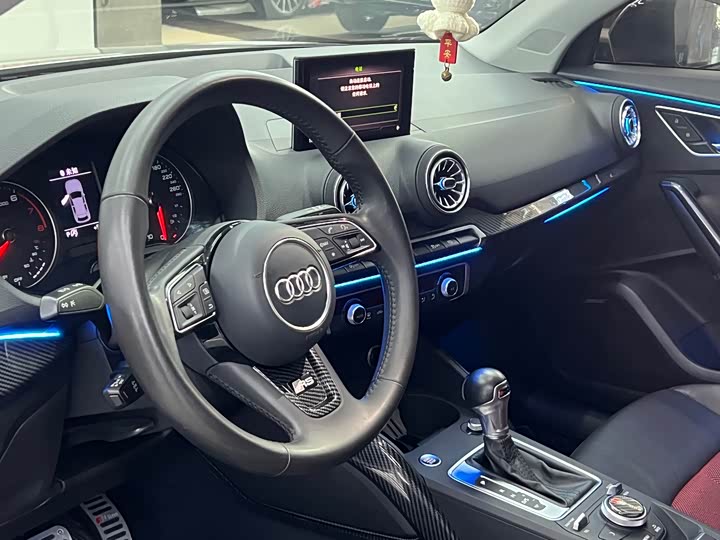 Фото 6 - Audi Q2L