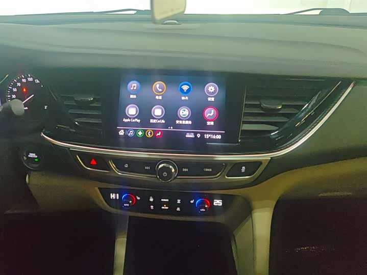 Фото 13 - Buick Regal