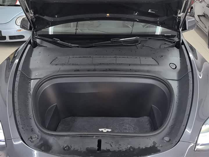 Фото 10 - Tesla Model Y