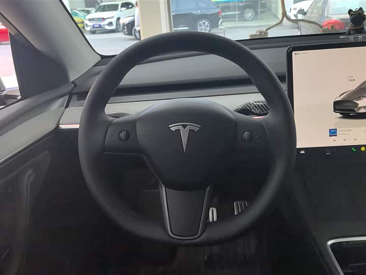 Фото 15 - Tesla Model Y