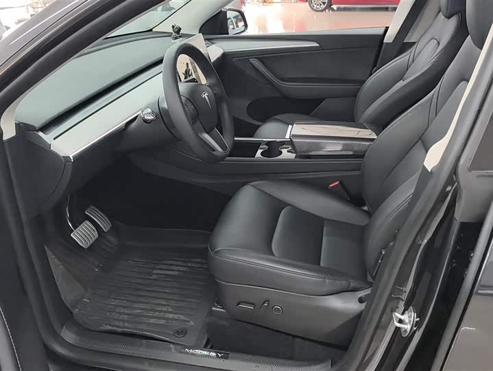 Фото 9 - Tesla Model Y