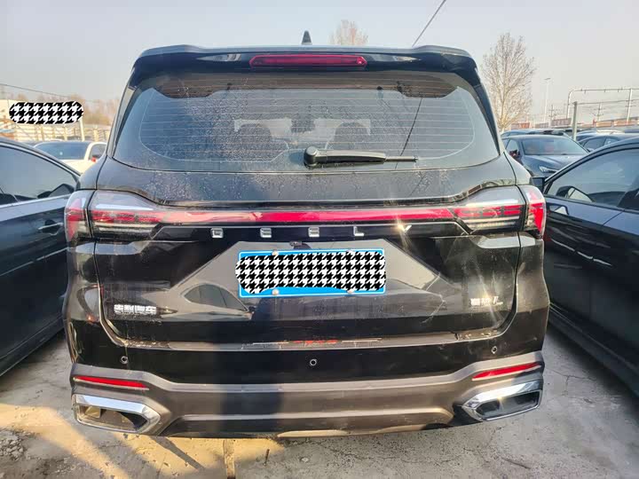 Фото 10 - Geely Okavango L