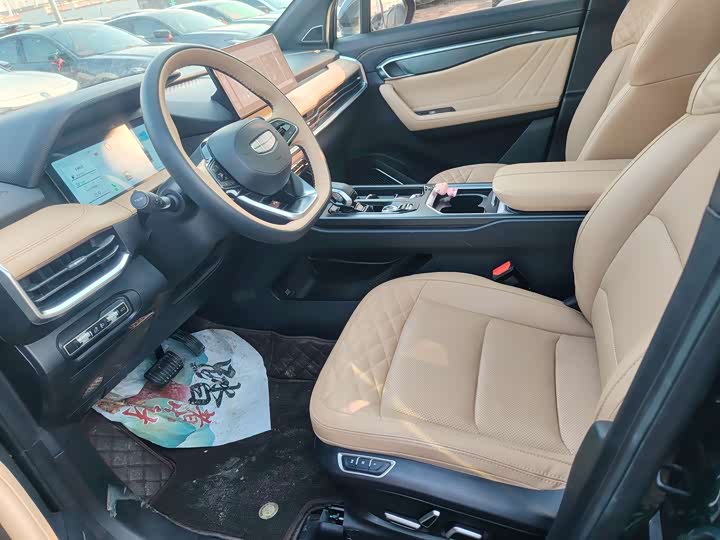 Фото 4 - Geely Okavango L