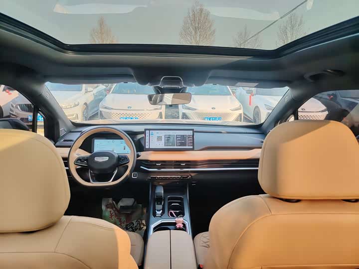 Фото 7 - Geely Okavango L