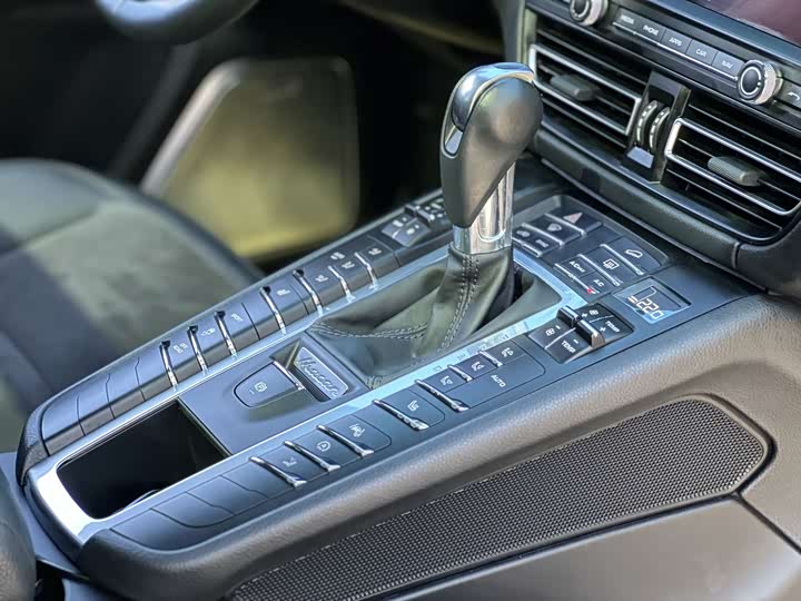 Фото 15 - Porsche Macan