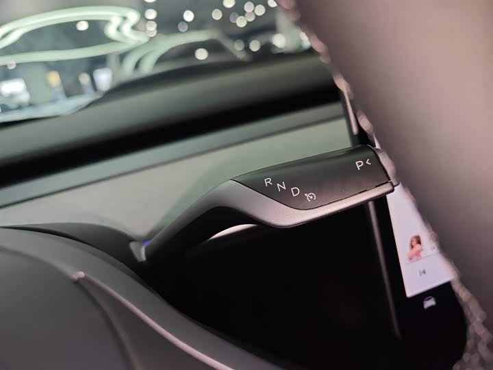 Фото 14 - Tesla Model Y