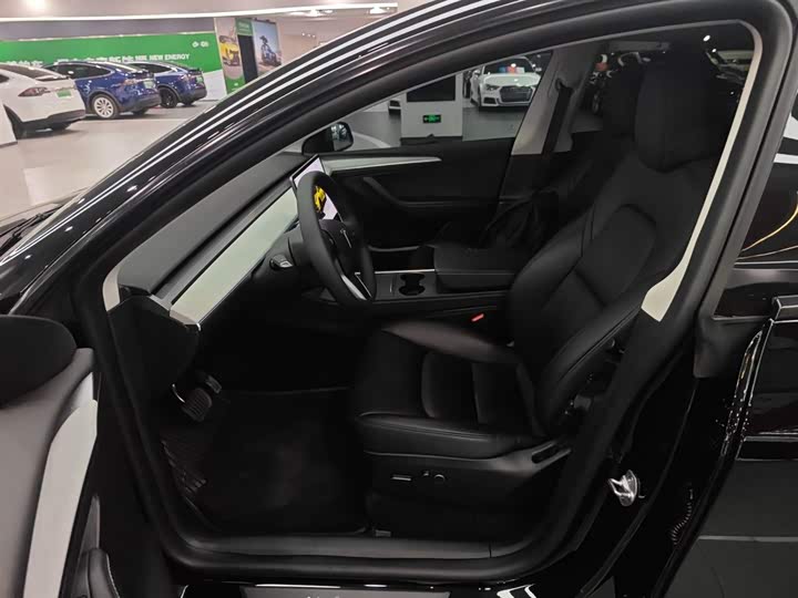 Фото 15 - Tesla Model Y