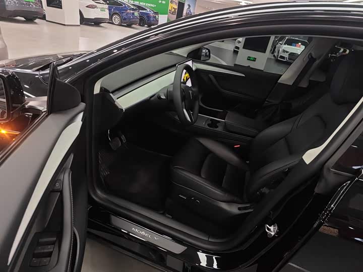 Фото 16 - Tesla Model Y