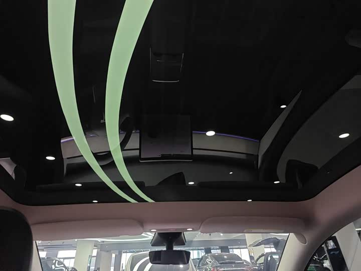 Фото 18 - Tesla Model Y