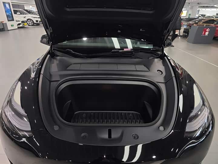 Фото 20 - Tesla Model Y