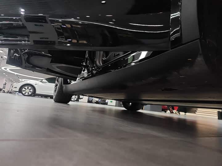 Фото 21 - Tesla Model Y