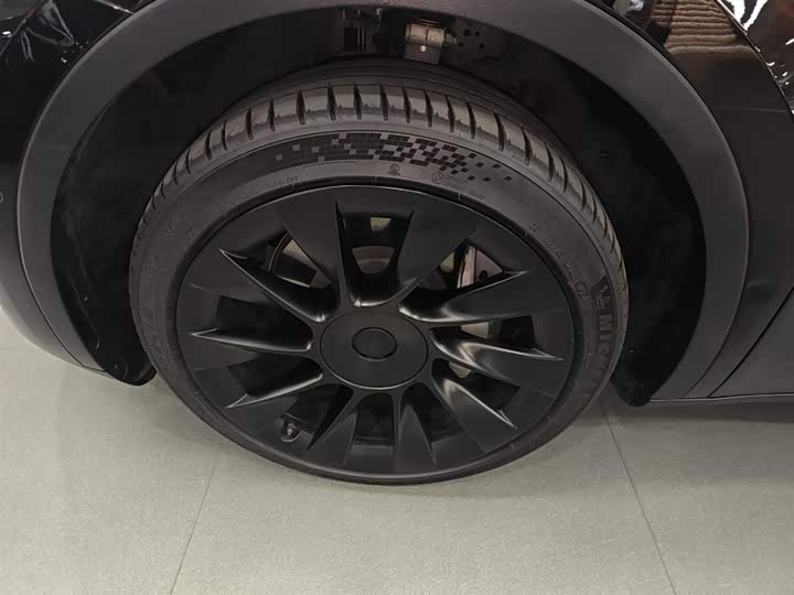 Фото 23 - Tesla Model Y